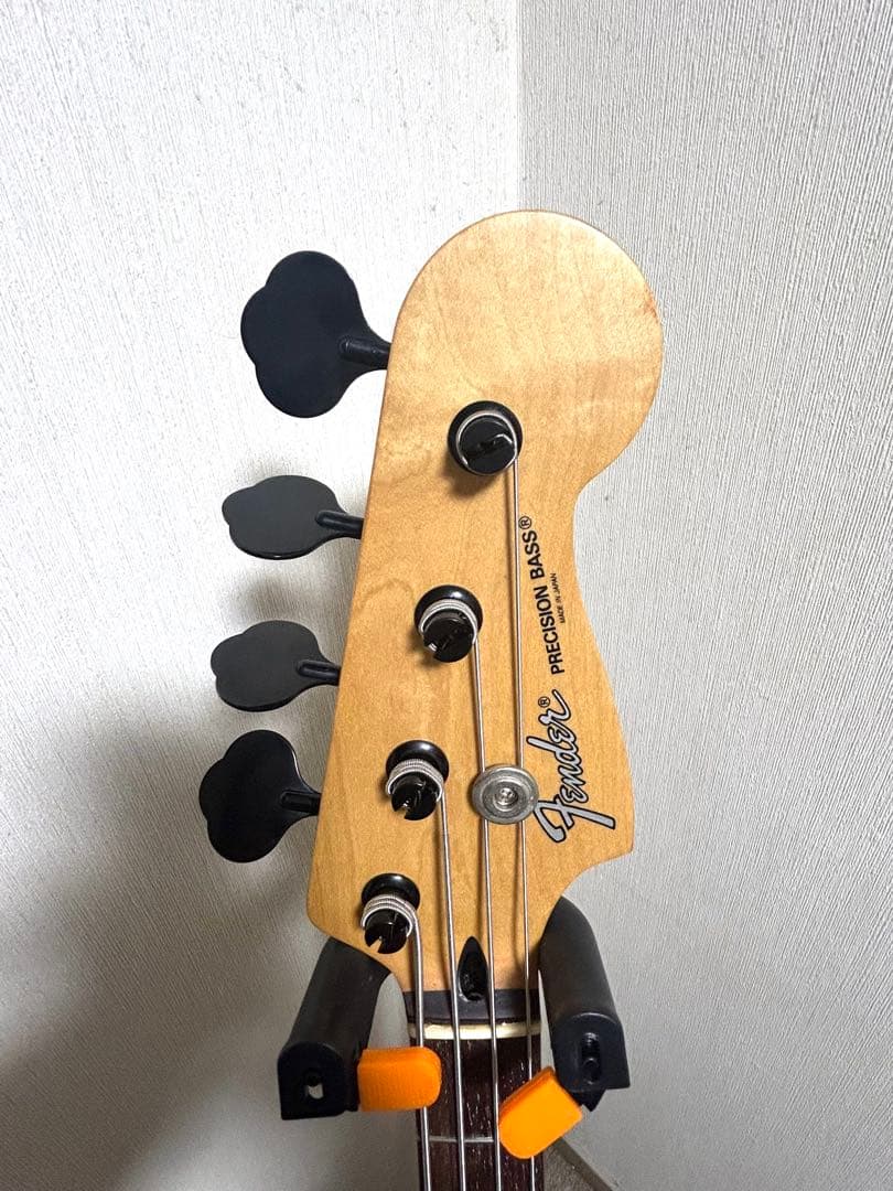 Fender Japan エレキベースギターPB-43. BLK