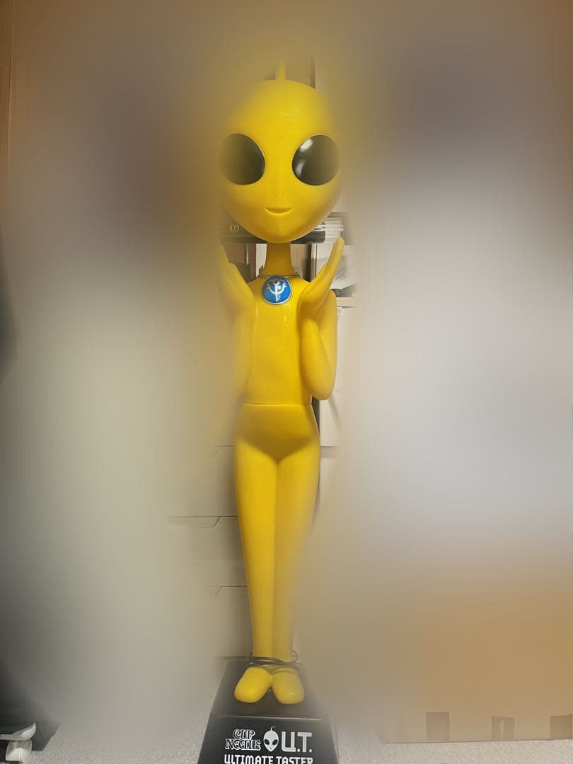 U.T. カップヌードル 特大フィギュア 置物 ライト　等身大　ルームライト