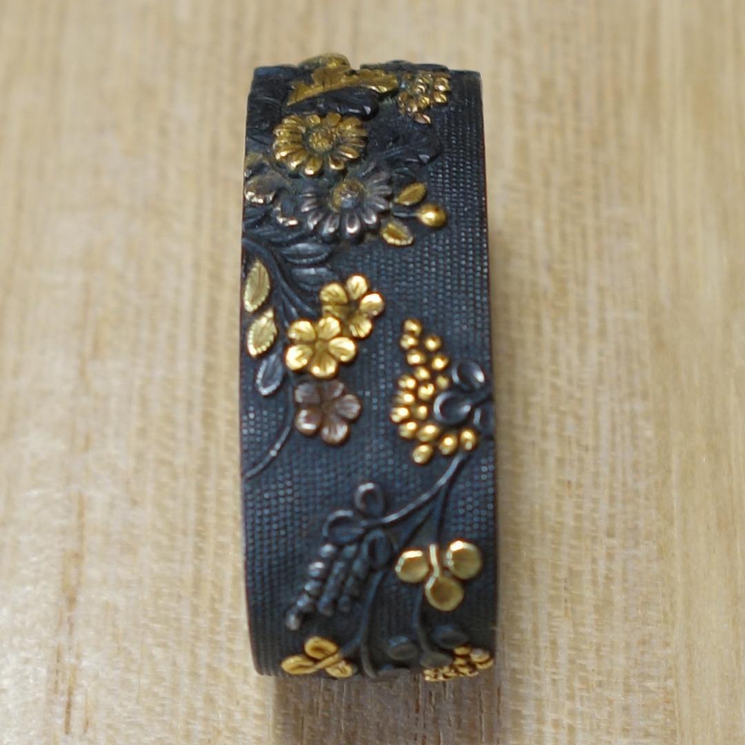 【 赤銅魚子地 金銀銅象嵌 草花図縁 】刀装具 縁頭 鍔 鐔 日本刀 武具 骨董