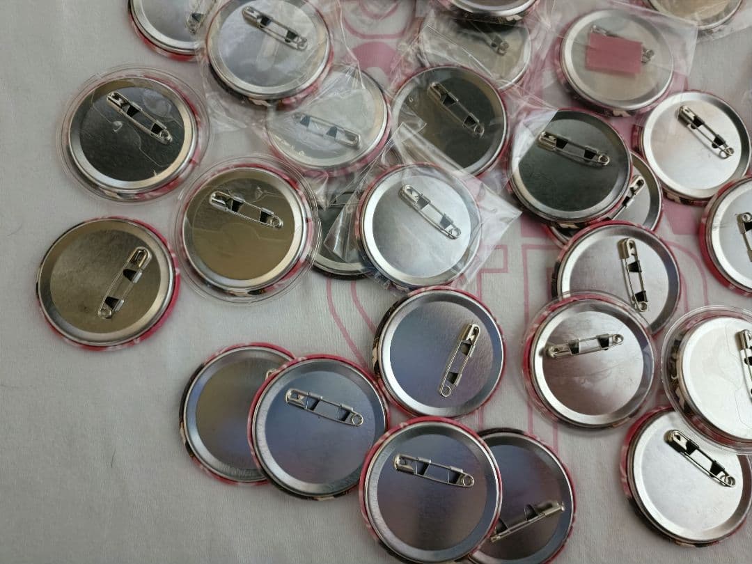 すとぷり　莉犬　缶バッチ　すとめも10　等身