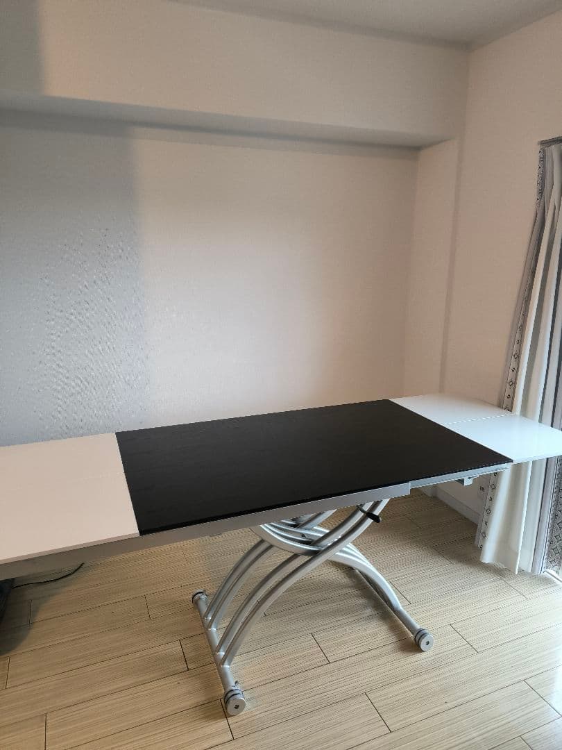 東京インテリア購入　折りたたみ式昇降ダイニングテーブル　ブラックガラス