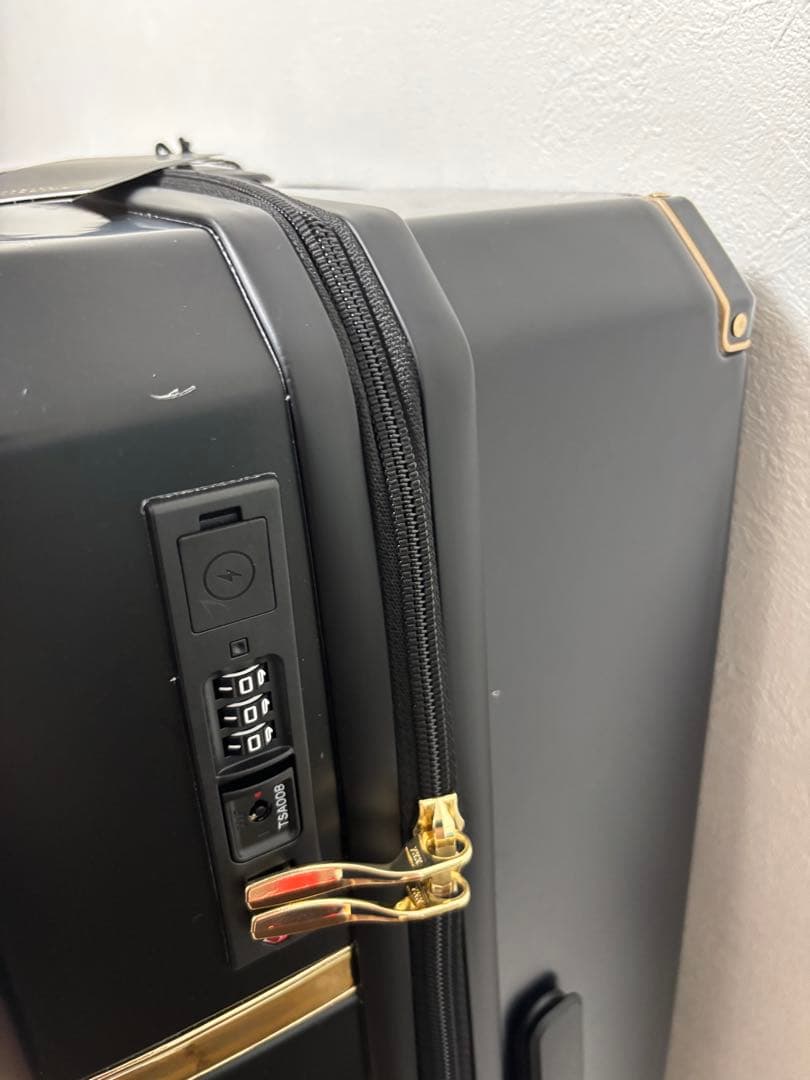 新品　ダニエルウェリントン Daniel Wellington スーツケース