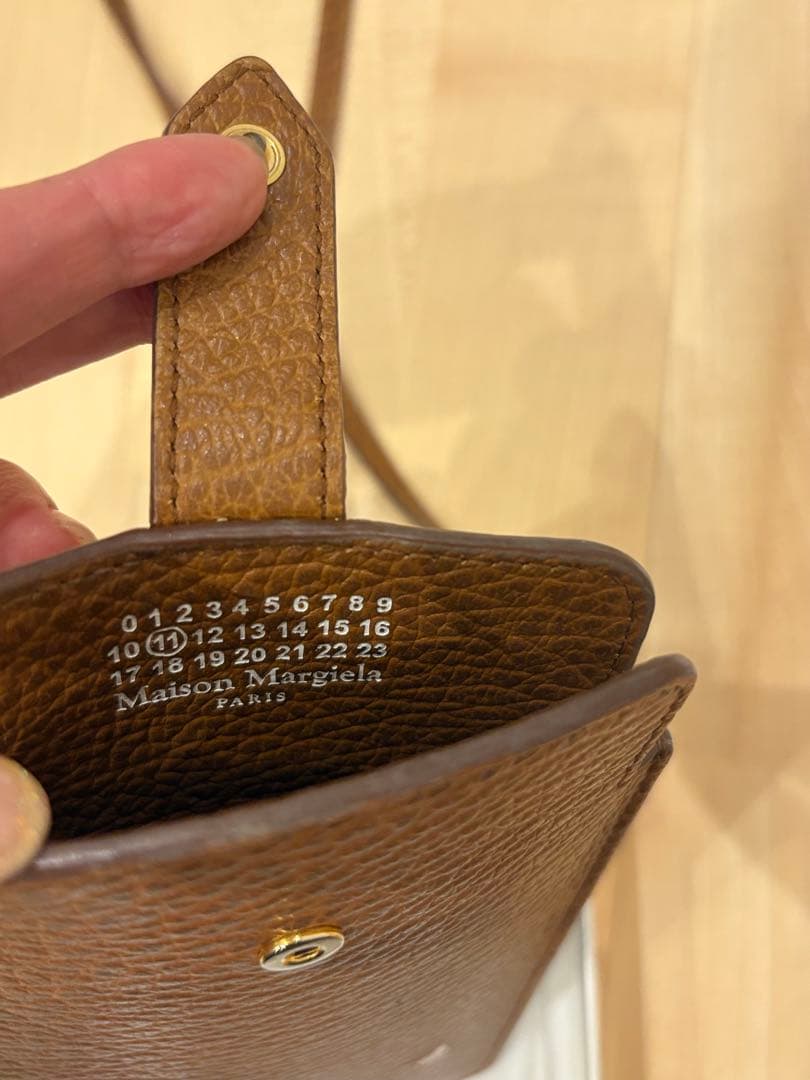 マルジェラ　スマホショルダー