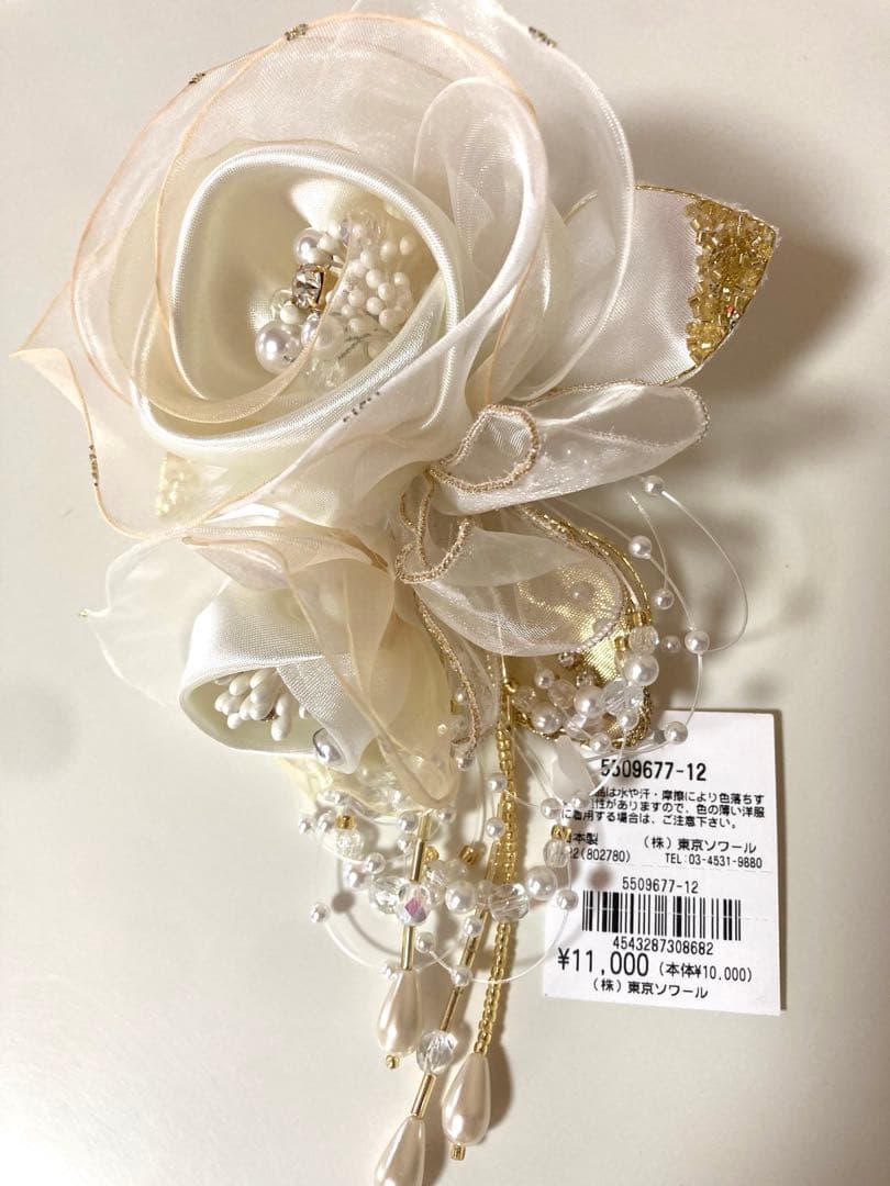 東京ソワール　PETITSOIR コサージュ ブローチホワイト色　新品未使用