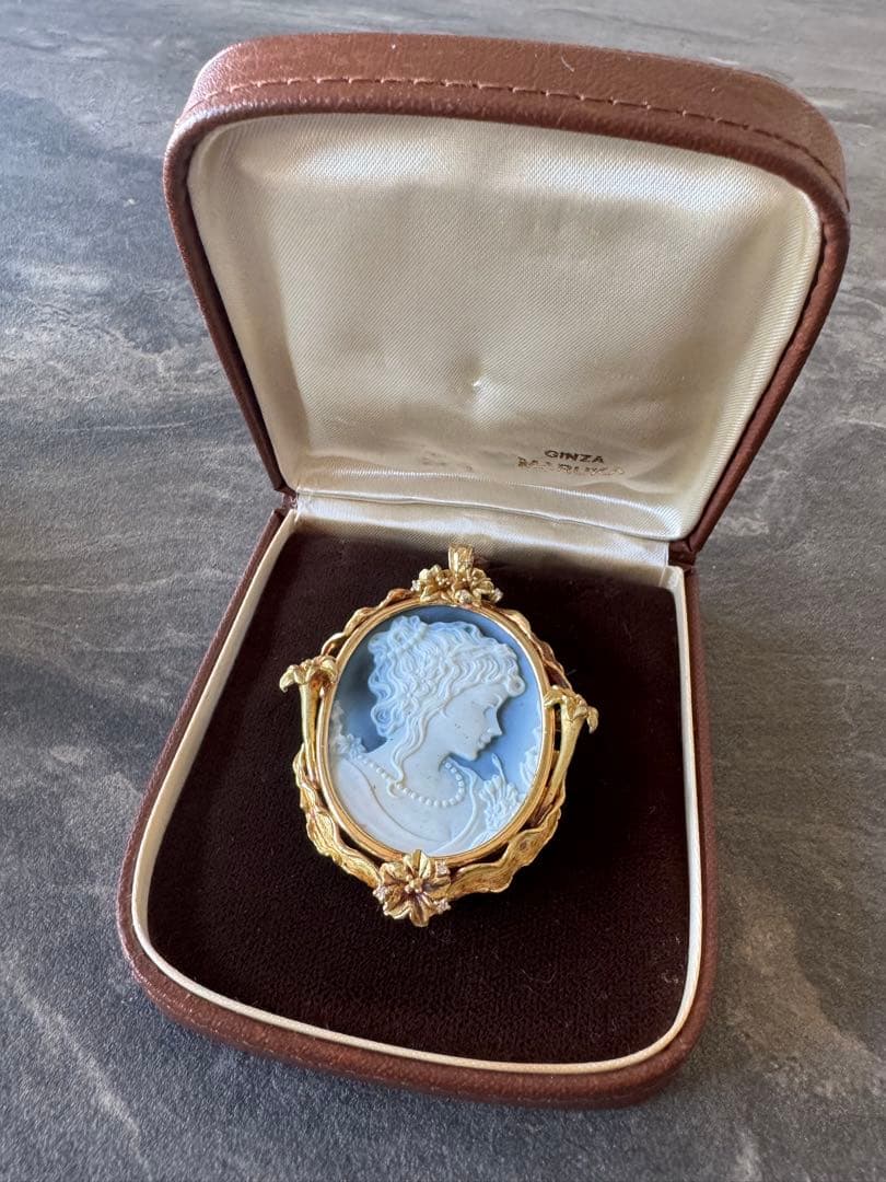 シェルカメオ　ペンダントトップ兼ブローチ　K18刻印　総重量31g