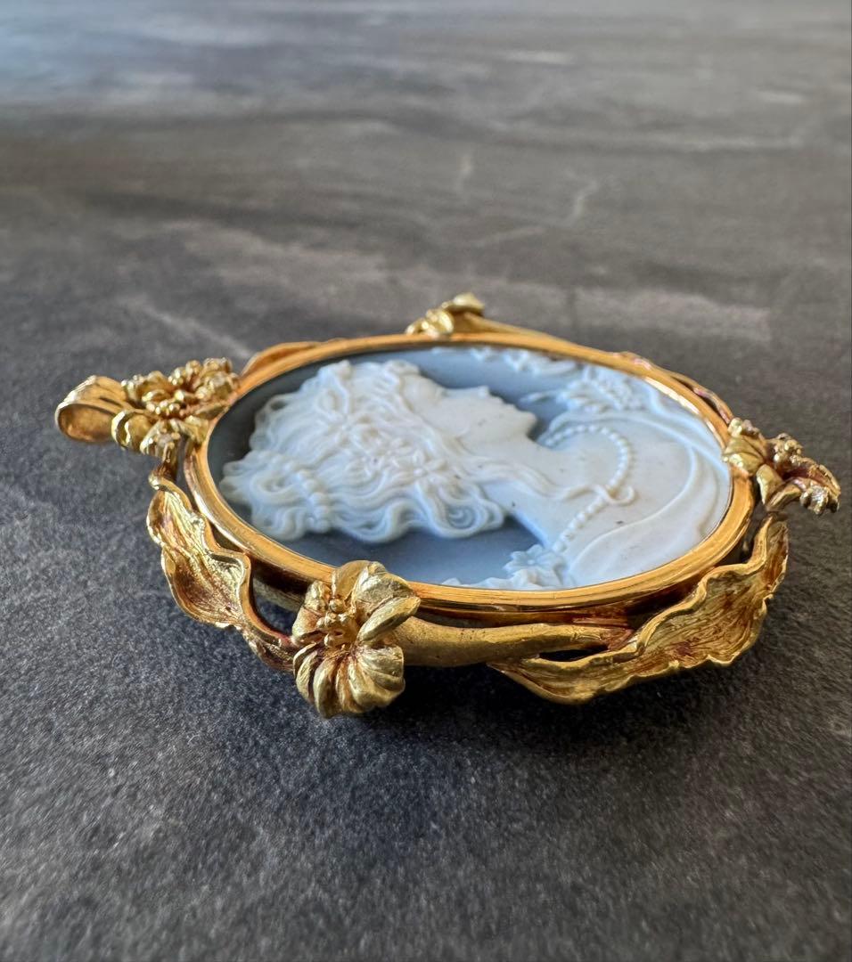 シェルカメオ　ペンダントトップ兼ブローチ　K18刻印　総重量31g