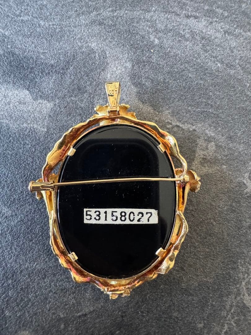 シェルカメオ　ペンダントトップ兼ブローチ　K18刻印　総重量31g