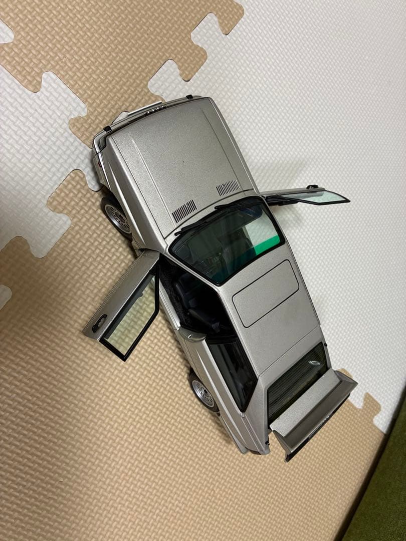 ミニカー AUTOart Audi sport Quattro 1988 1/18