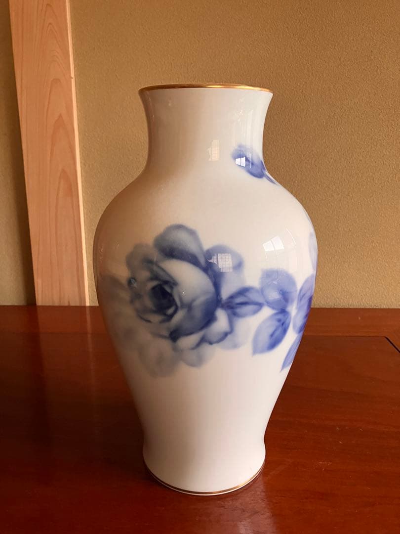 【昭和レトロ】最終値下げ‼️大倉陶園★陶磁器 花瓶 ブルーローズ