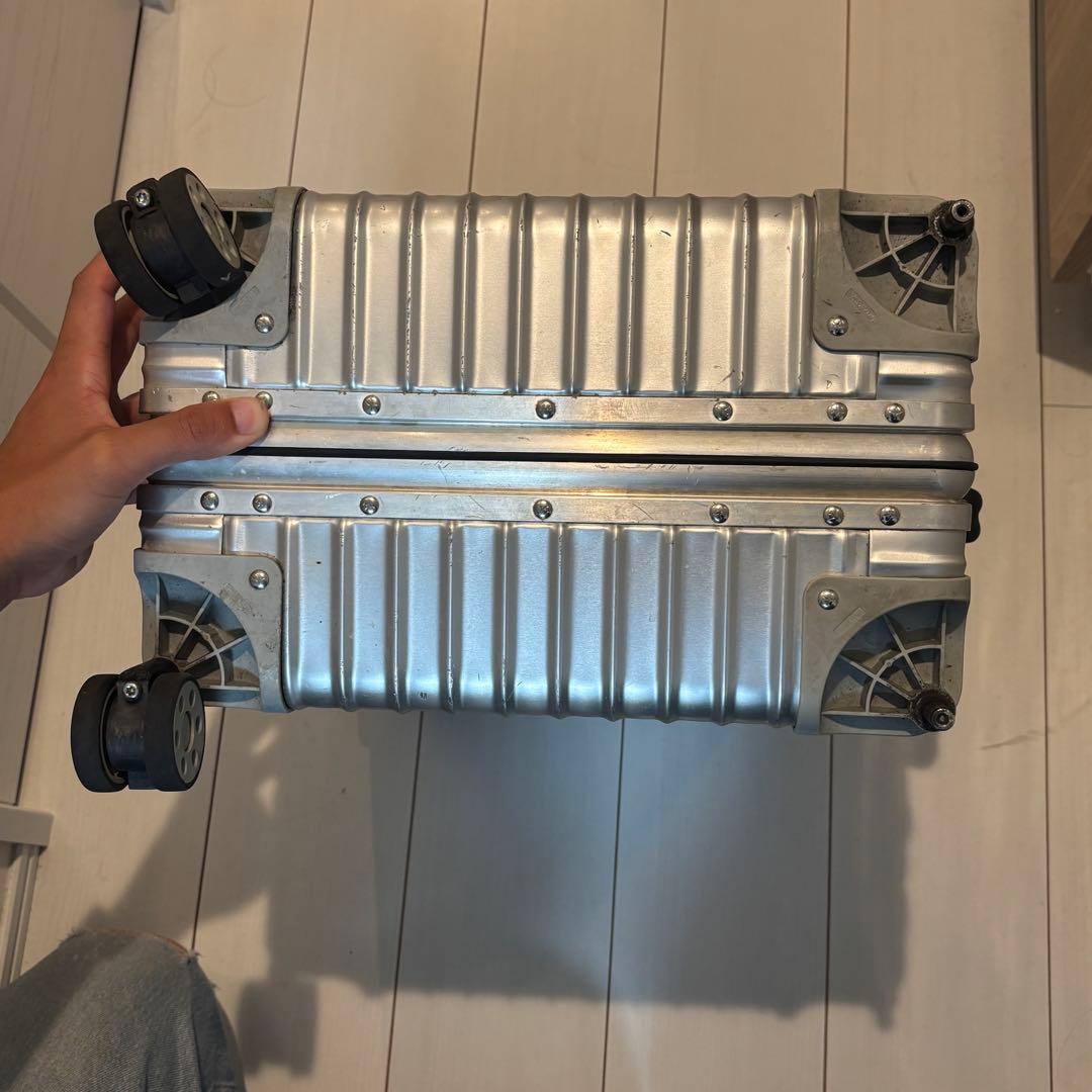RIMOWA リモワ クラシック キャビン 4輪 機内持ち込み可　タイヤ2つ破損