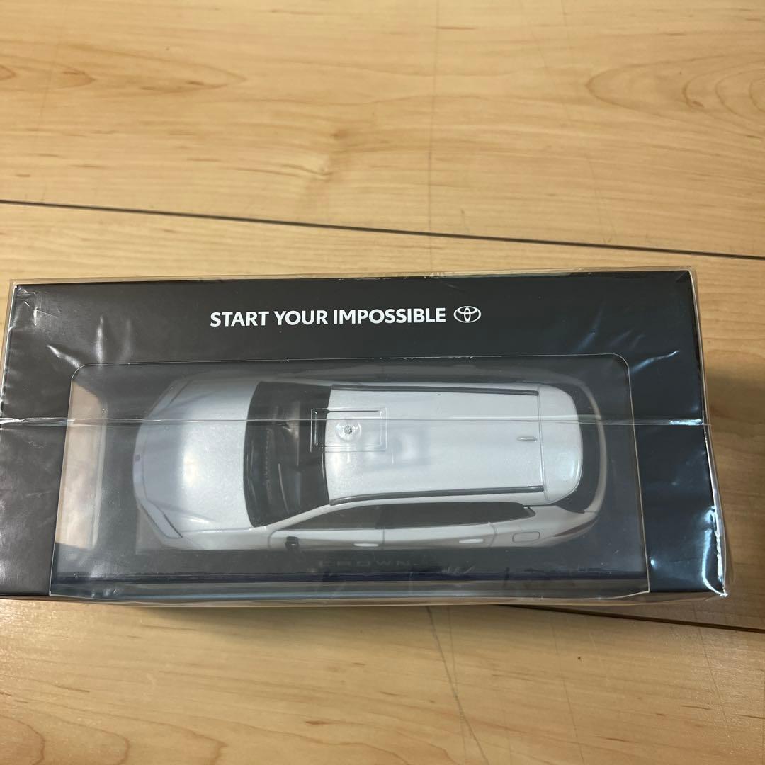 トヨタ CROWN ESTATE ホワイト ミニカー