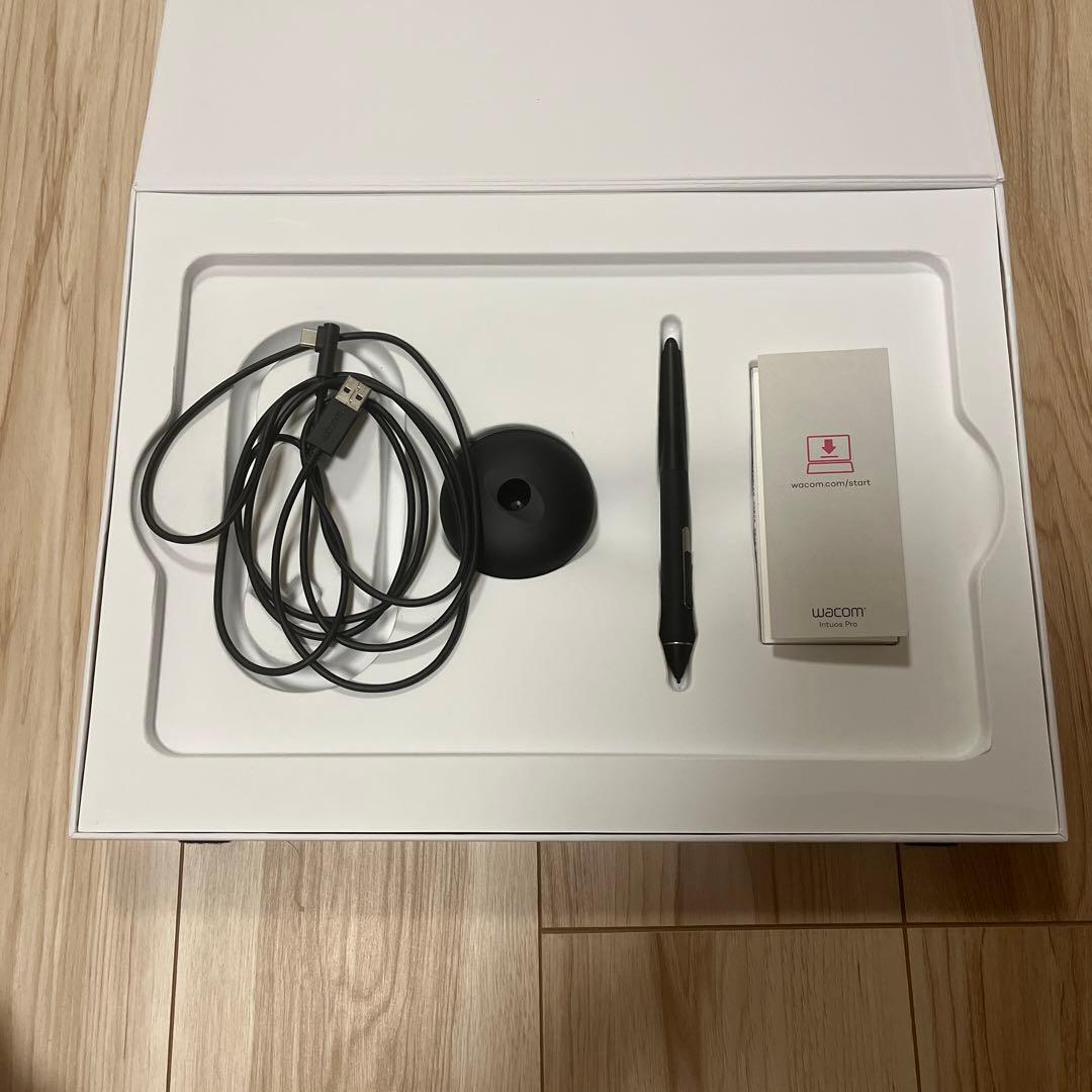 Wacom Intos Pro PTH-660 Mediumサイズ