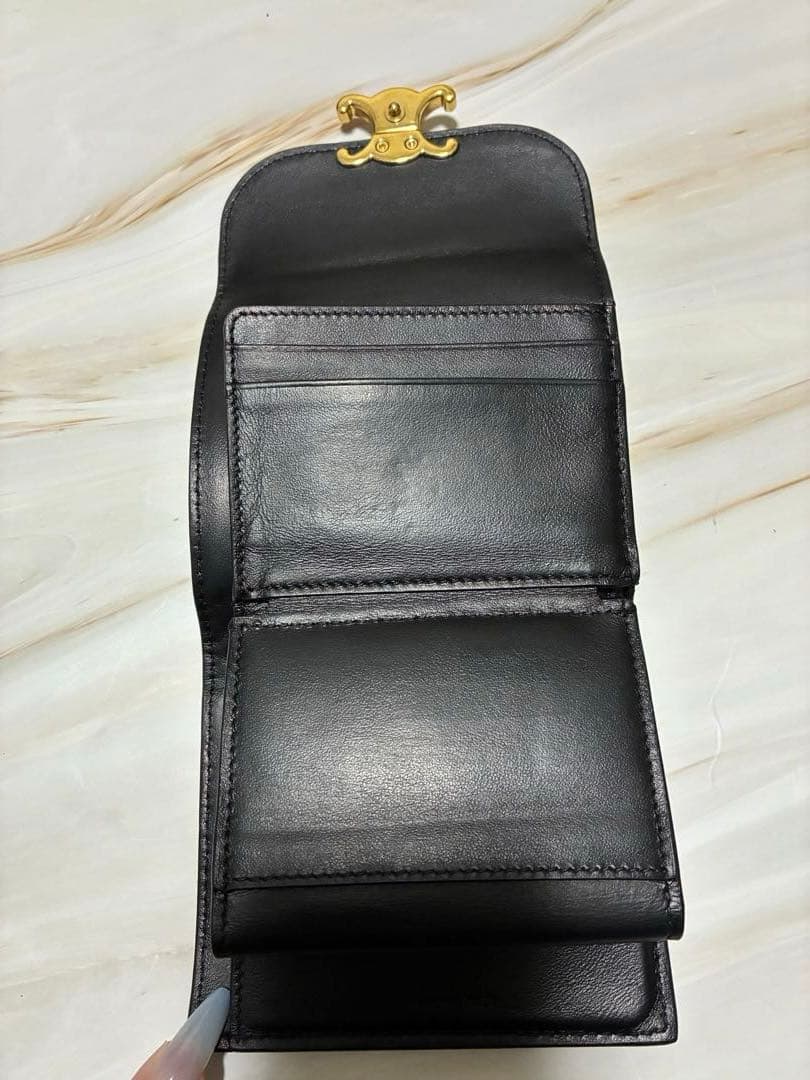 ぴ*る様 CELINE トリオンフ コンパクトウォレット ブラック 三つ折り財布