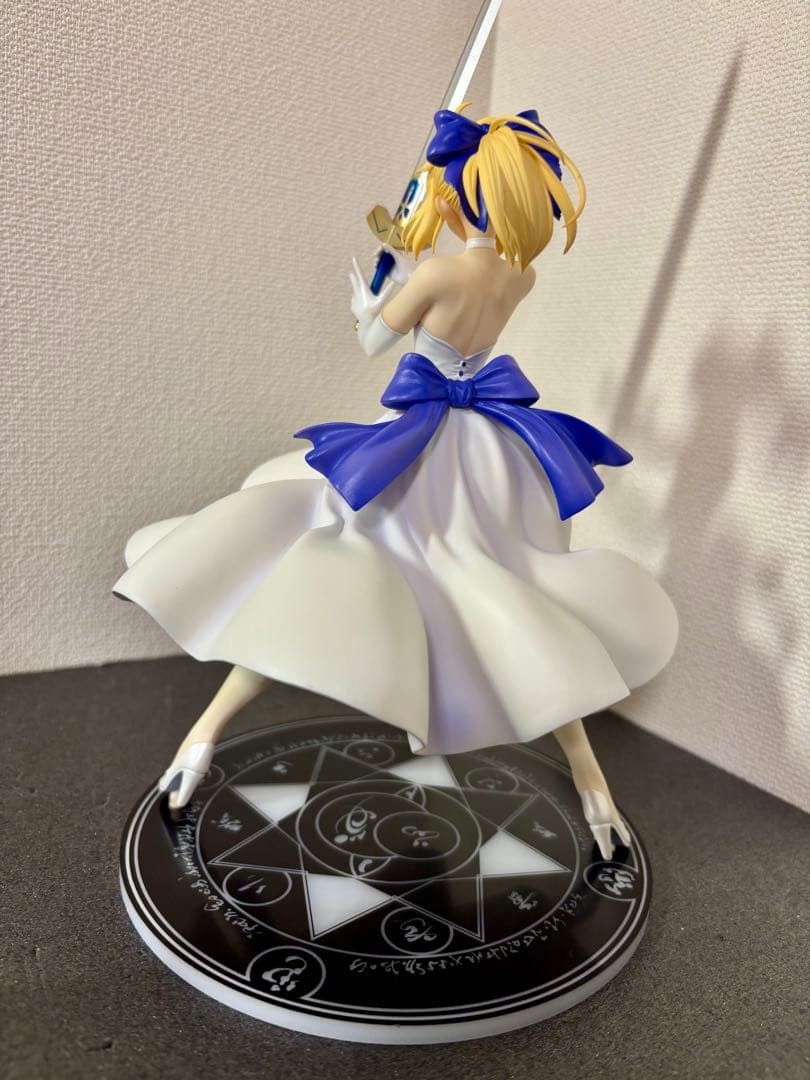リニューアル版　セイバー　白ドレス　ベルファイン　Fate フィギュア　FGO