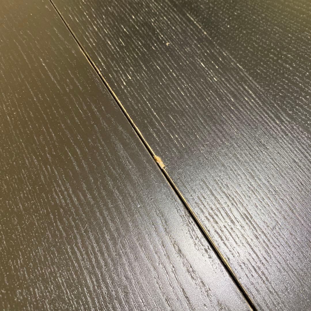 IKEA BJURSTA 黒い円形木製ダイニングテーブル