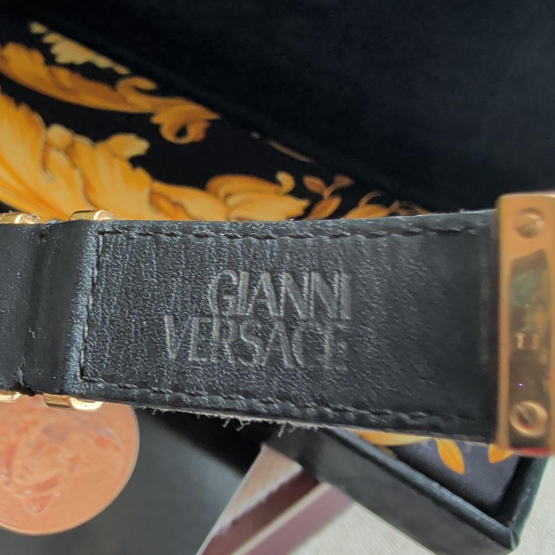 ヴェルサーチ　GIANNI VERSACE ゴールド腕時計