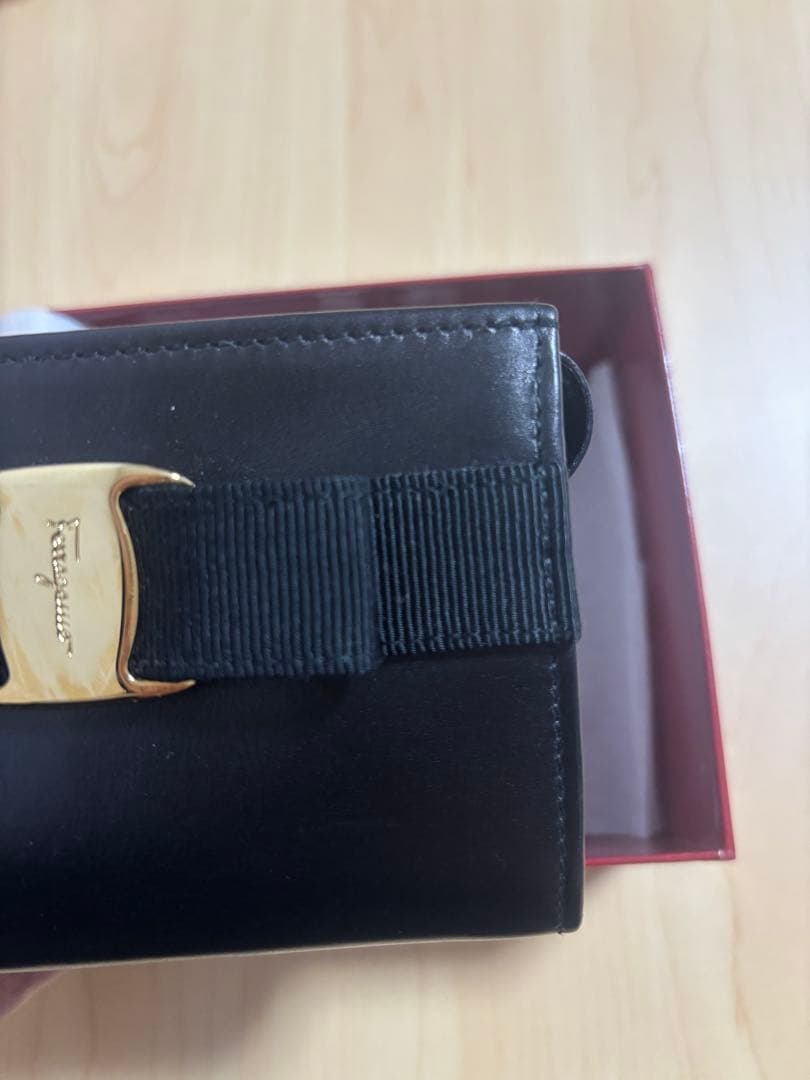 Ferragamoフェラガモ　ケース　ヴァラリボン　ブラック
