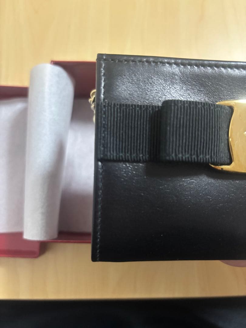 Ferragamoフェラガモ　ケース　ヴァラリボン　ブラック