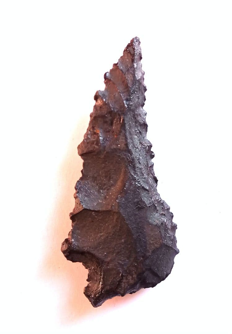 サバイバル ナイフとして… 340 ❑ サヌカイト 石器 ❒ 模写