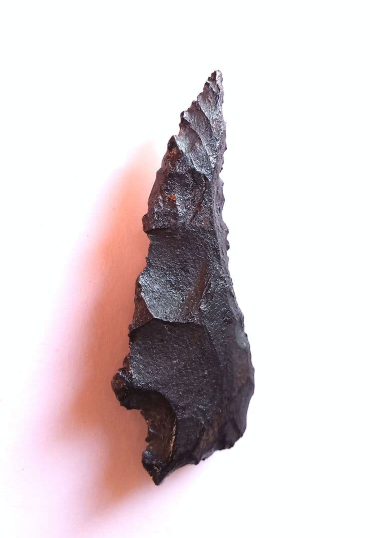 サバイバル ナイフとして… 340 ❑ サヌカイト 石器 ❒ 模写