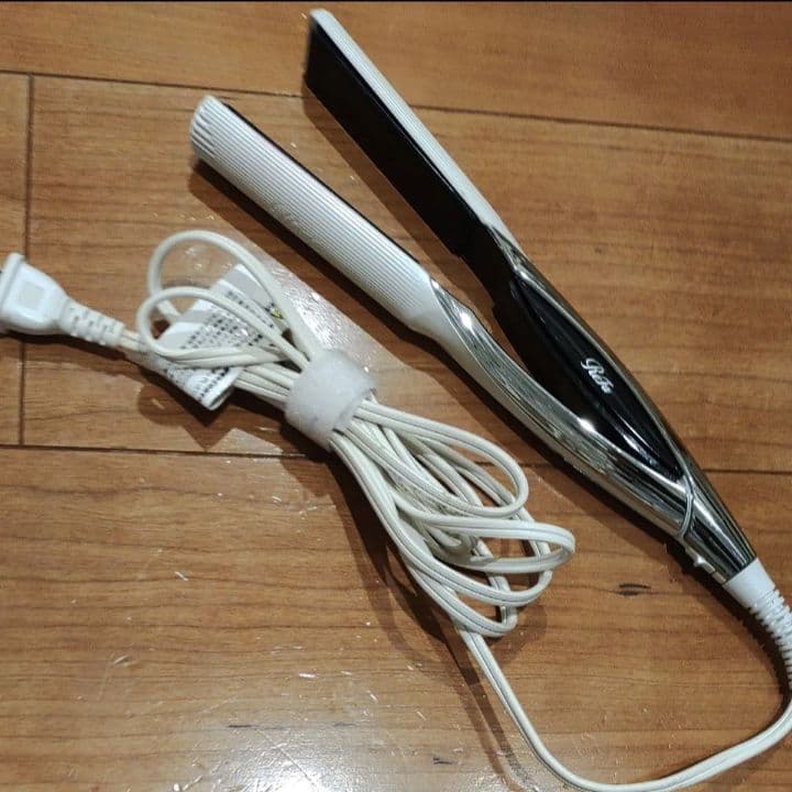 リファ ストレートアイロン ReFa ヘアアイロン　ホワイト