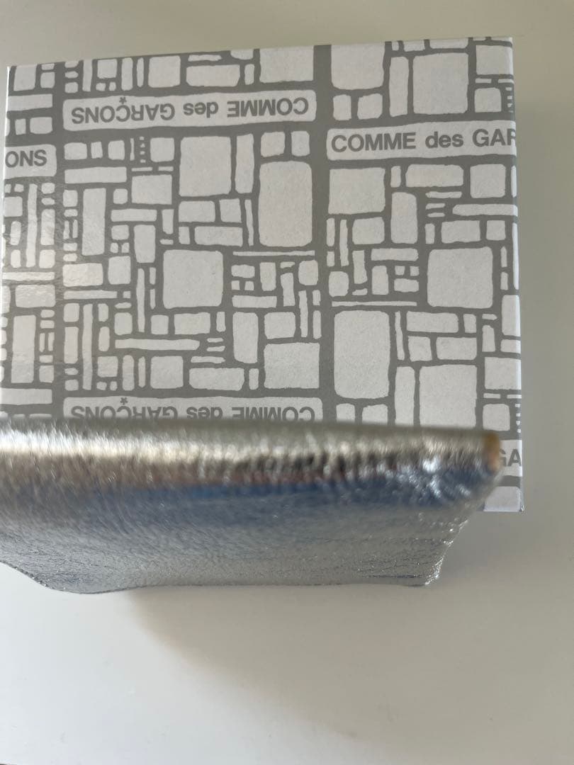 COMME des GARCONS L字型 ZIPウォレット シルバー