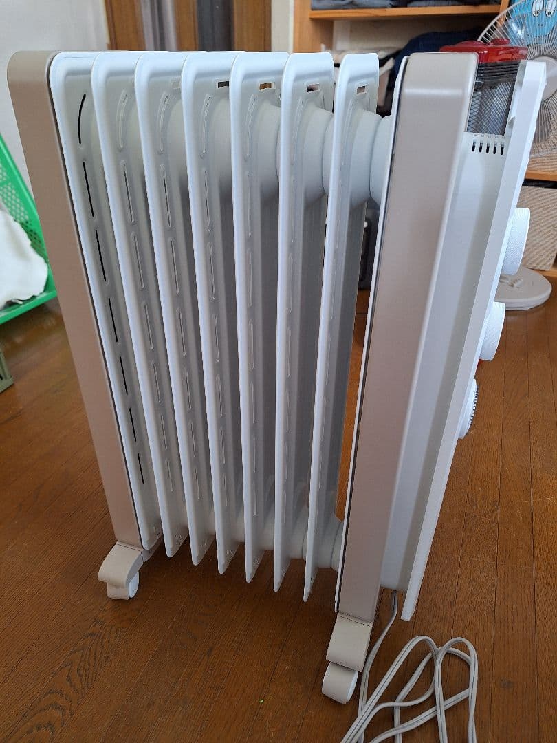 デロンギ ヴェルティカルオイルヒーター