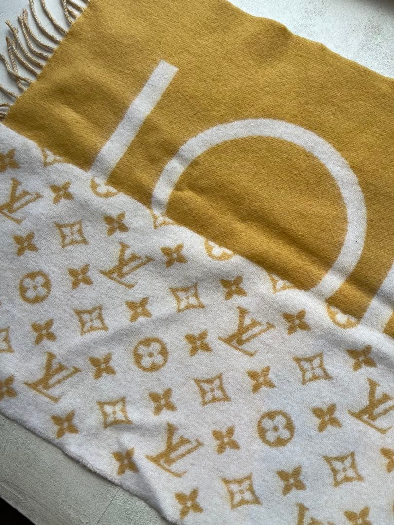 【極美品】LOUIS VUITTON ロゴ入りマフラー イエローカシミヤ100%