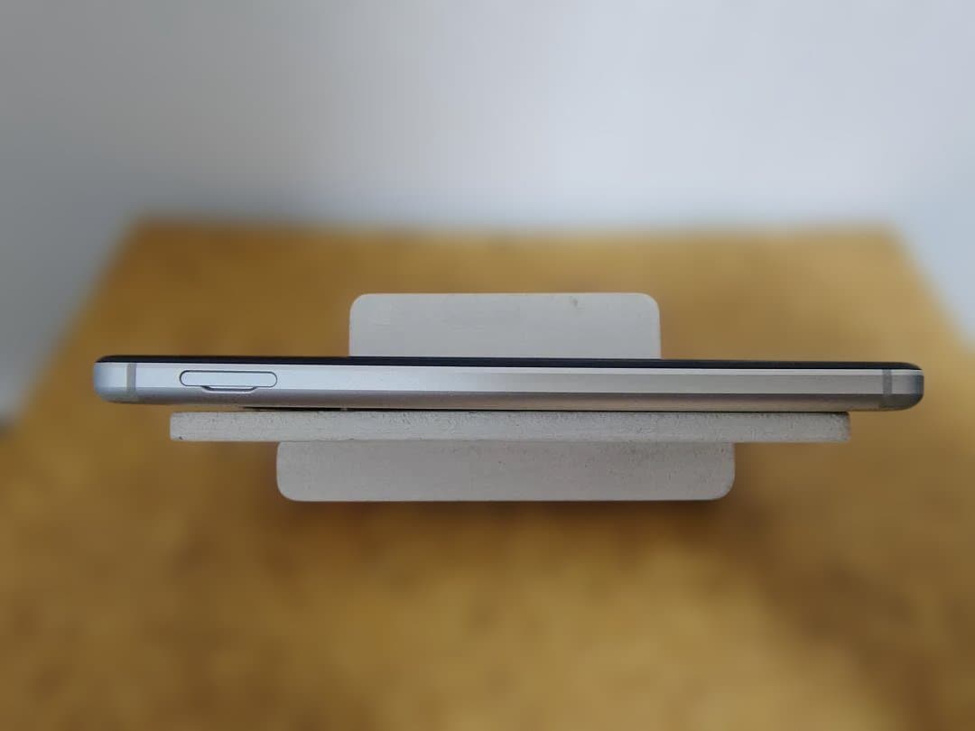 SHARP AQUOS sense4 SH-M15 SIMフリースマートフォン