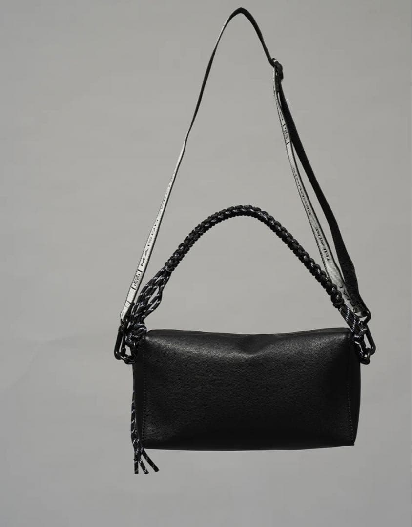 コラボレーションホライゾナルレザーショルダーバッグ　メゾンスペシャル