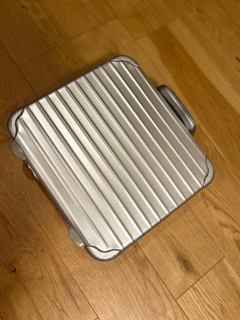 RIMOWA シルバー キャリーケース