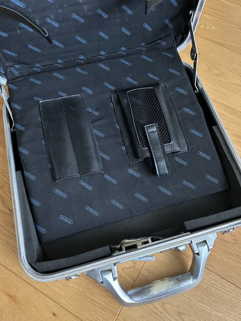 RIMOWA シルバー キャリーケース
