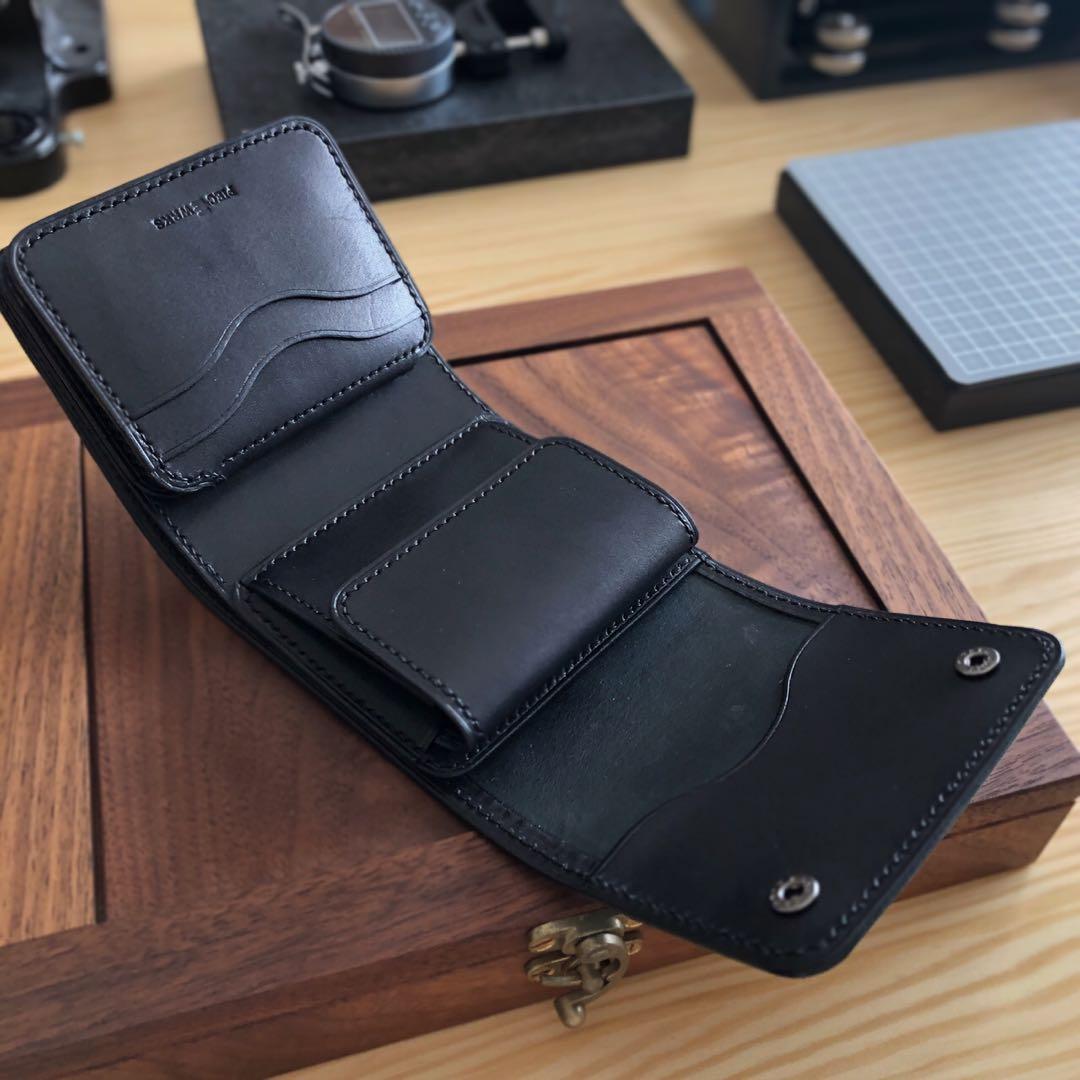 新喜皮革コードバン×サドルレザー 三つ折りミニウォレット 総手縫い ブラック