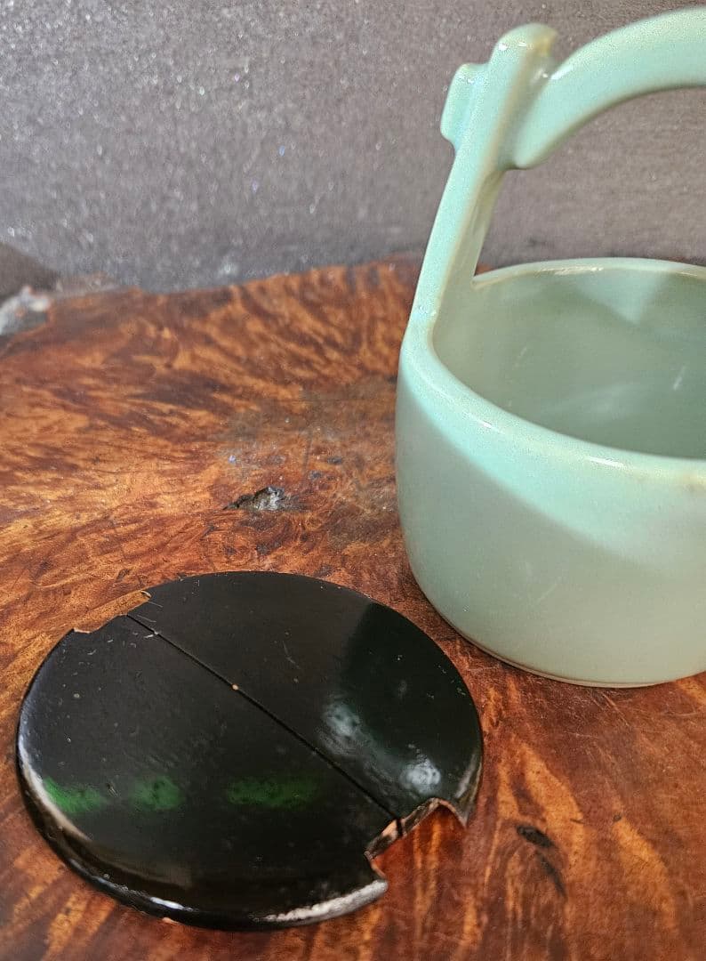 【時代古作品❗】手桶形　黒漆塗り蓋付 青磁　茶入れ　茶道具　茶器　桐箱付き