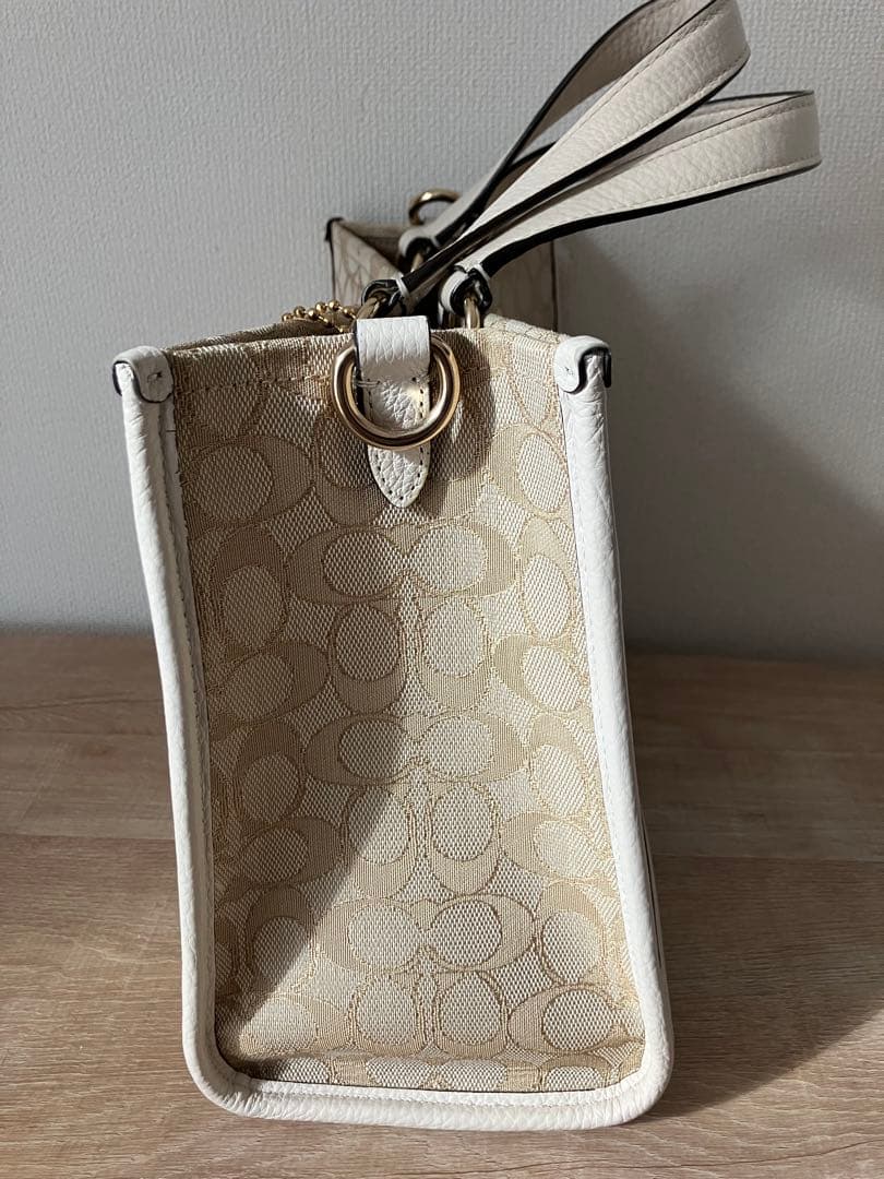 【三が日限定価格】COACH トートバッグ ベージュ/ホワイト