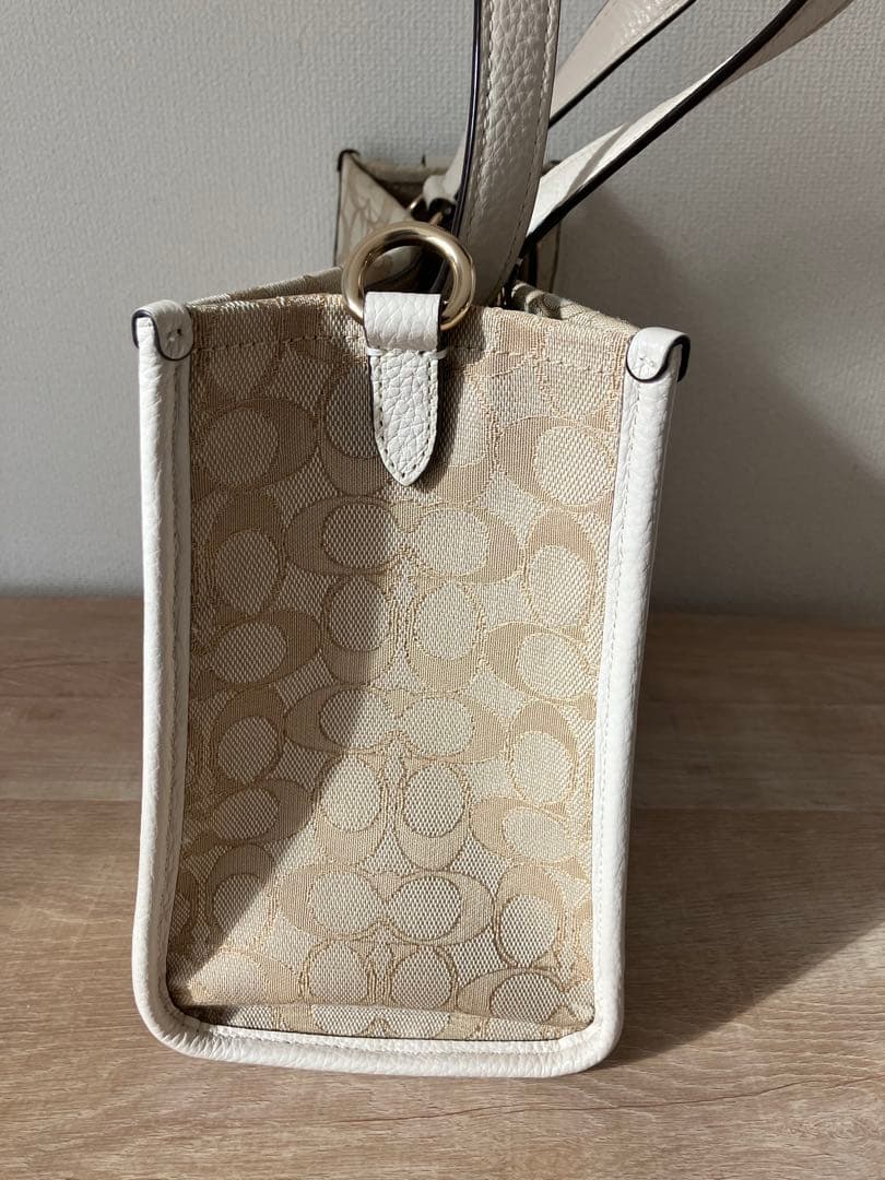 【三が日限定価格】COACH トートバッグ ベージュ/ホワイト