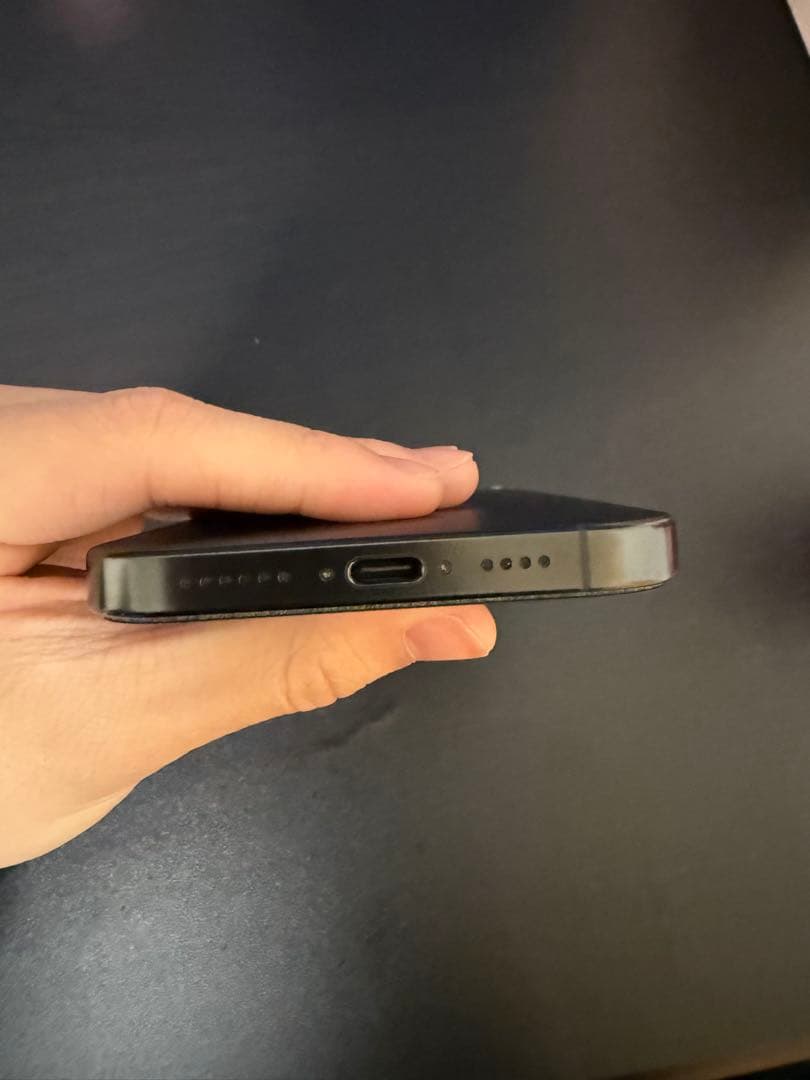 iPhone16Pro Max 256GB「背面に損傷あり」