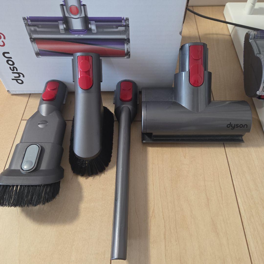 【美品】 Dyson Cyclone V10 Fluffy SV12 スタンド付