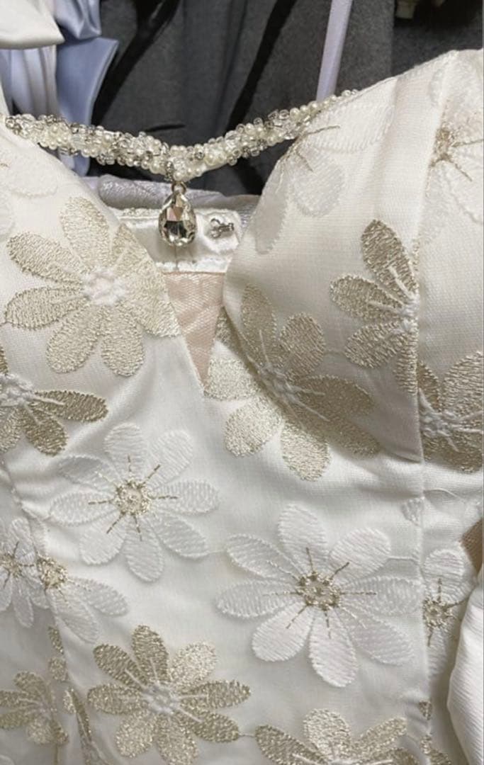 ローブドフルール　フラワーレース×リボンワンショルダーミニキャバドレス　ホワイト