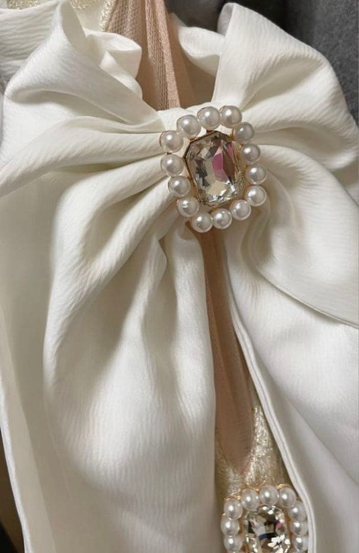 ローブドフルール　フラワーレース×リボンワンショルダーミニキャバドレス　ホワイト