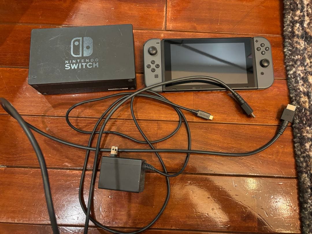 Nintendo Switch グレー本体 充電ケーブル付き