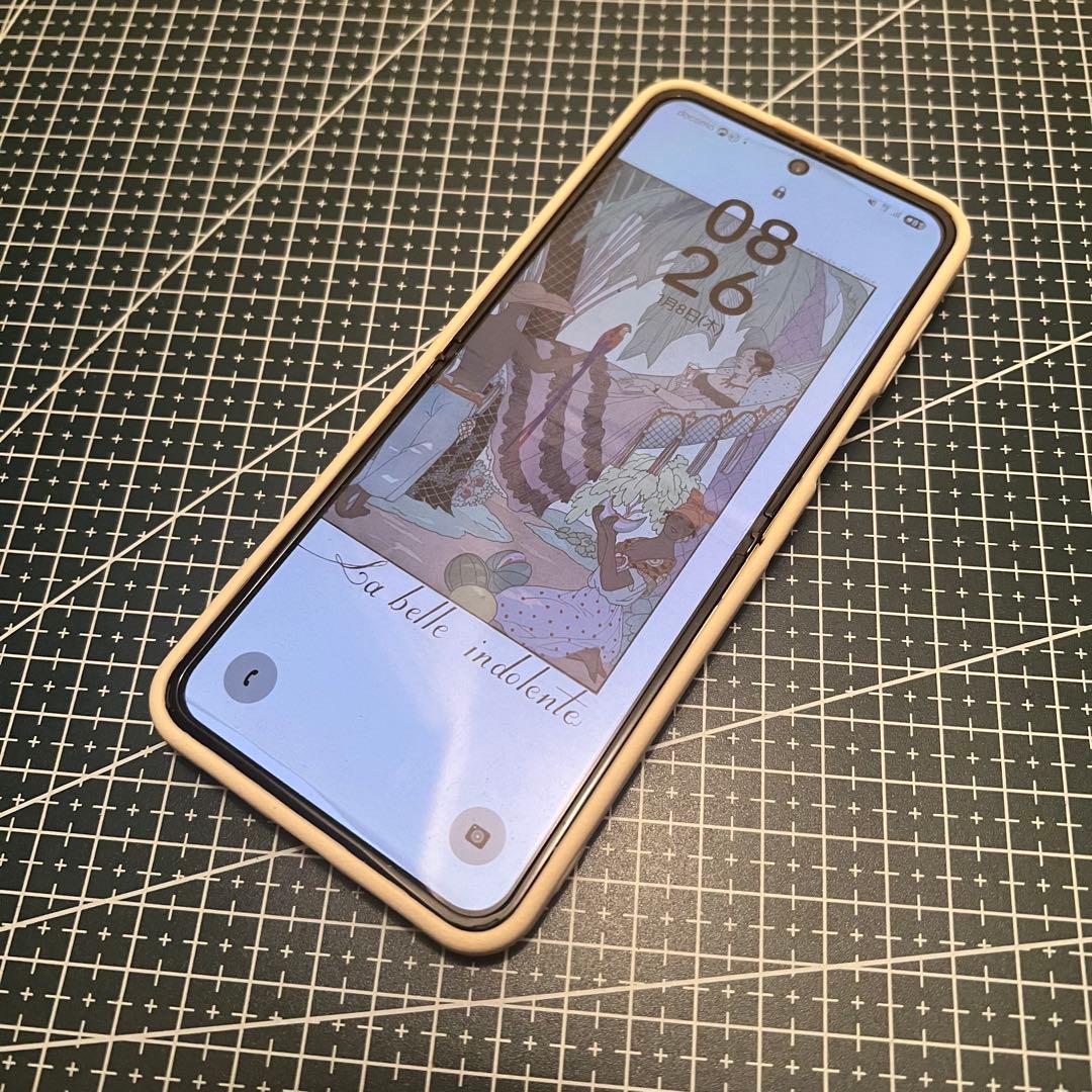 かなり綺麗　GALAXY z flip 4 本体　ドコモ　国内版