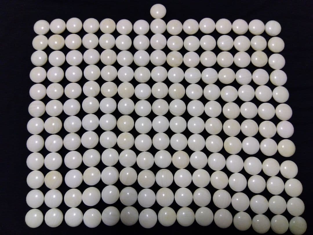 日向特製蛤碁石　月印相当　35号程度　特大欅碁笥　那智黒石　桐箱付き