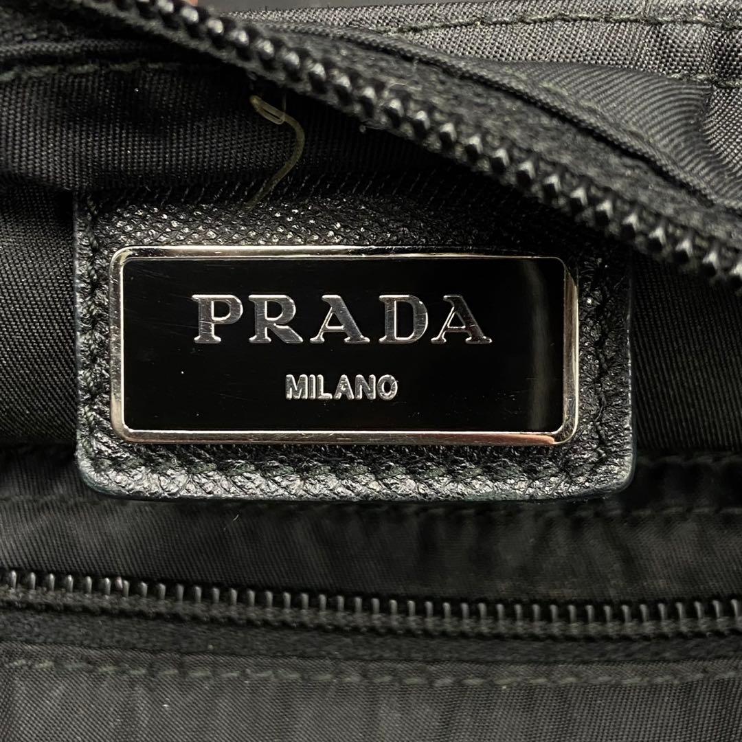 【近年モデル】プラダ 三角ロゴ ショルダーバッグ ブラック ナイロン