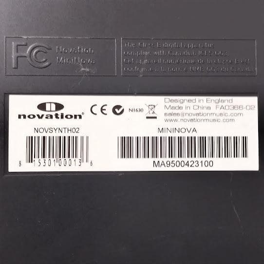 NOVATION MiniNova ノベーション シンセサイザー マイクあり