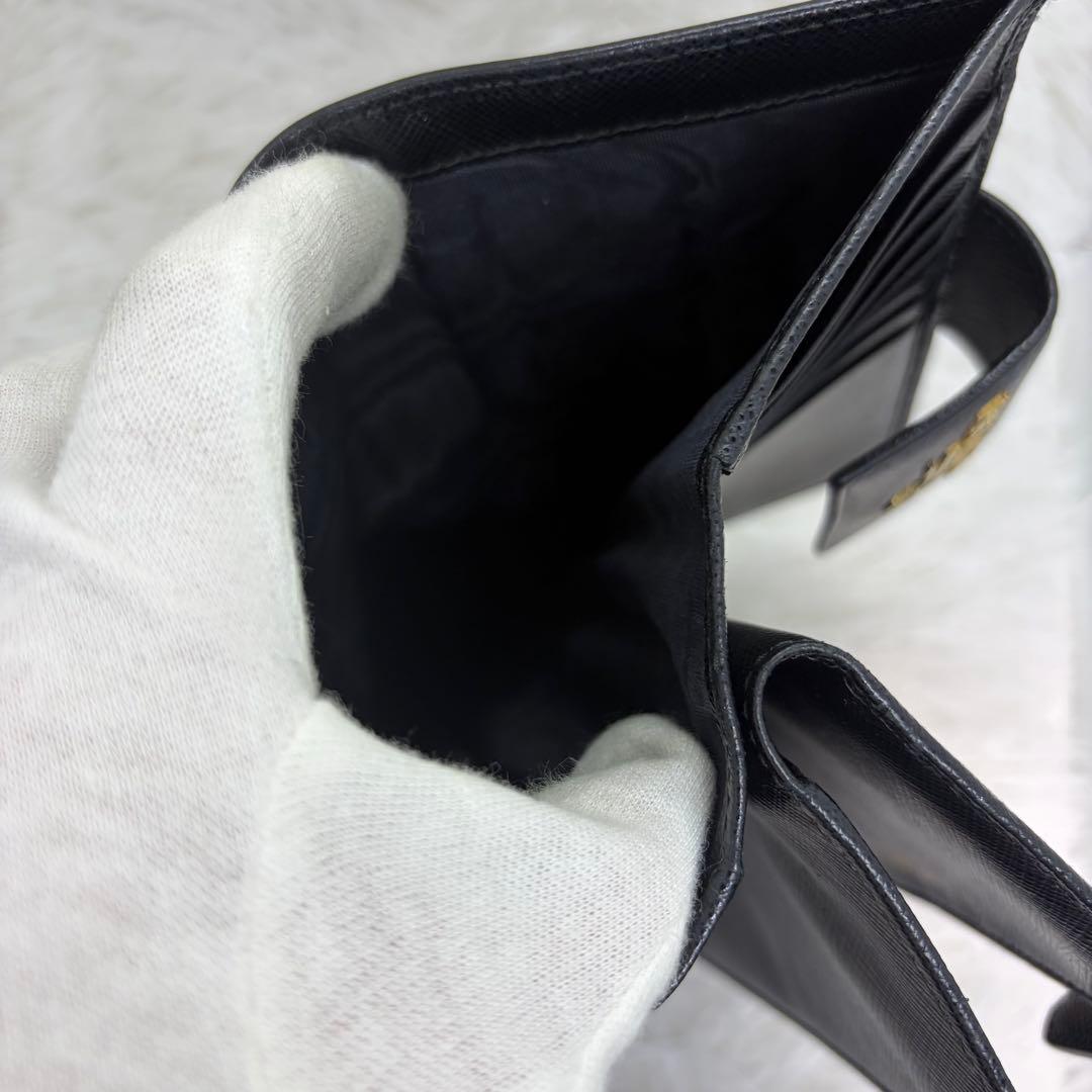 美品✨プラダ 長財布 折り財布 サフィアーノ レザー ロゴ金具 ブラック