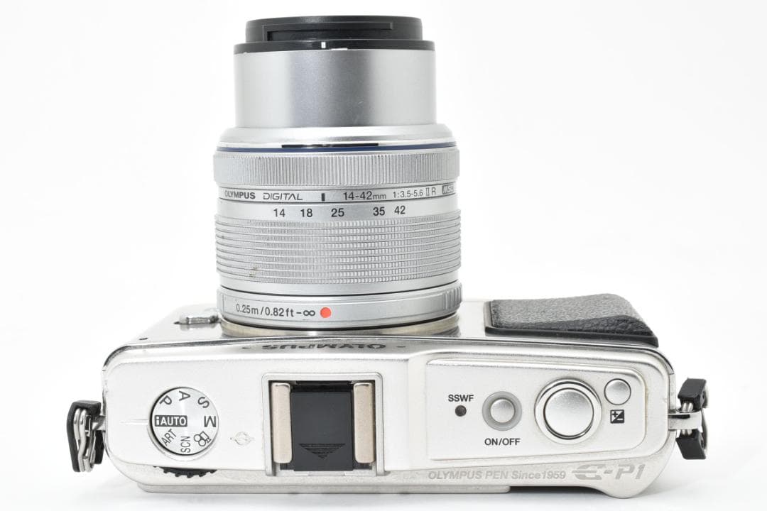 オリンパス E-P1＋14-42mm レンズセット 新品充電器付 カメラ