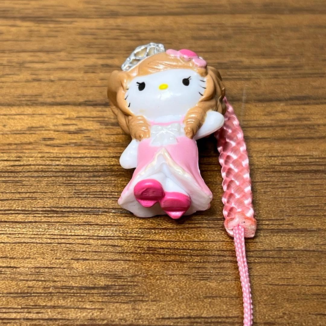 モモエリ×ハローキティ　コラボストラップ