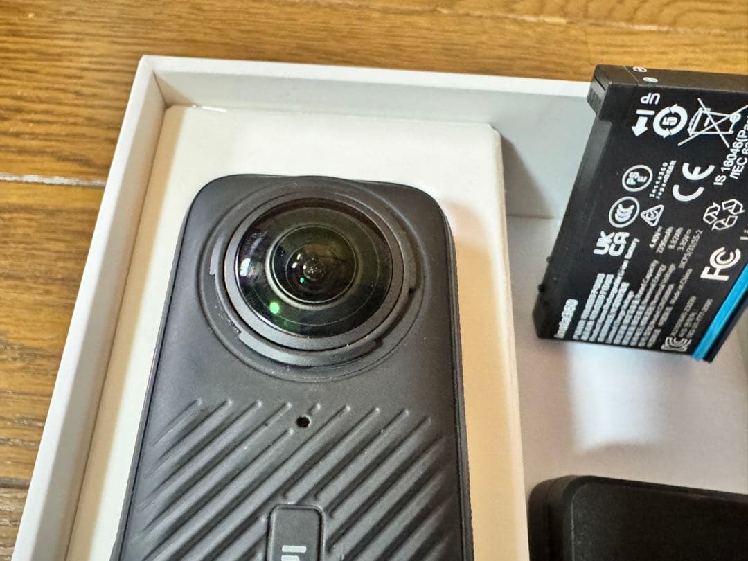Insta360 X4 本体 予備バッテリー付き