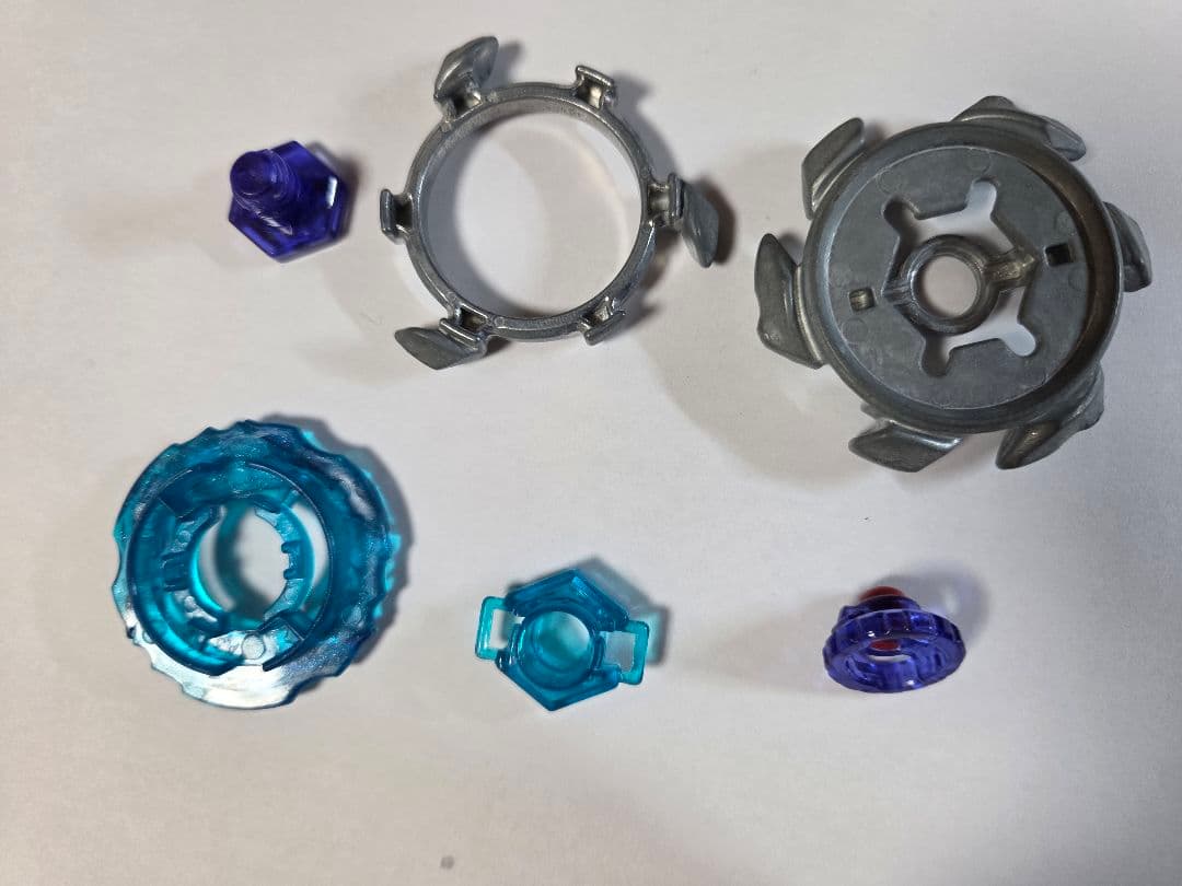 【差し替えあり】メタルファイトベイブレード　最強ブレーダーセット